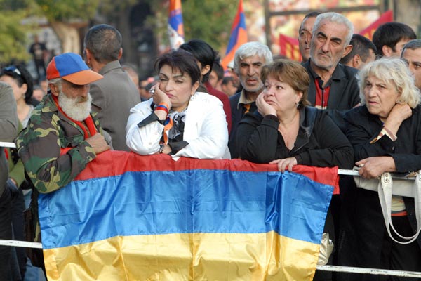 http://www.armenianow.com/sites/default/files/img/imagecache/600x400/anc-opposition-rally_1.jpg