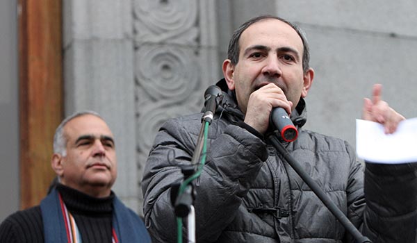 http://www.armenianow.com/sites/default/files/img/imagecache/600x400/nikol-pashinyan-raffi-hovhannisyan.jpg