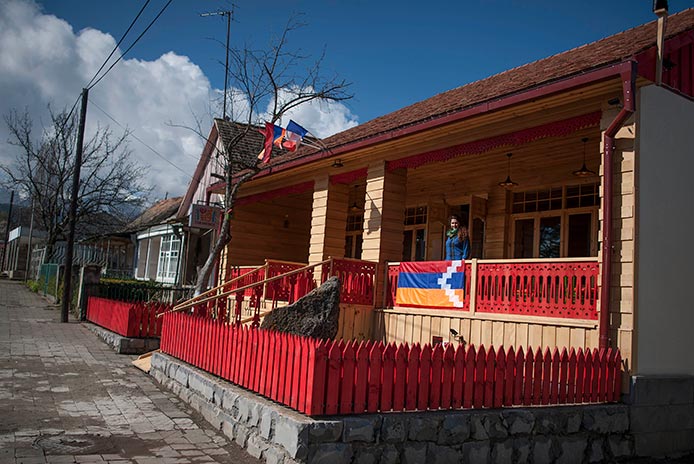 Stepanavan-karabakh-flag-Qarahunj
