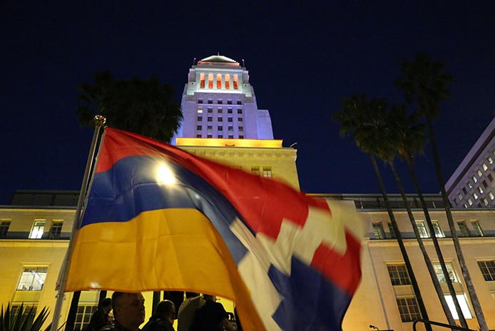 The-Los-Angeles-City-Hall-karabakh-flag