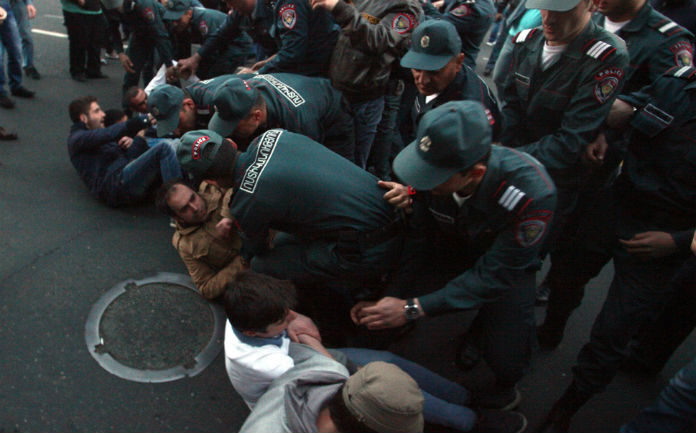 clashes between police nad protesters
