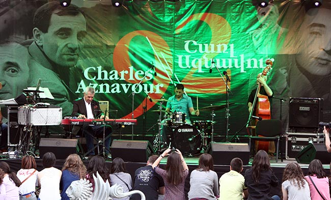 Charle-Aznavour-anniversery-yerevan-92