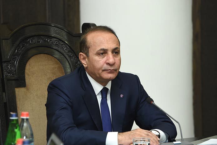 Hovik-Abrahamyan-government-session