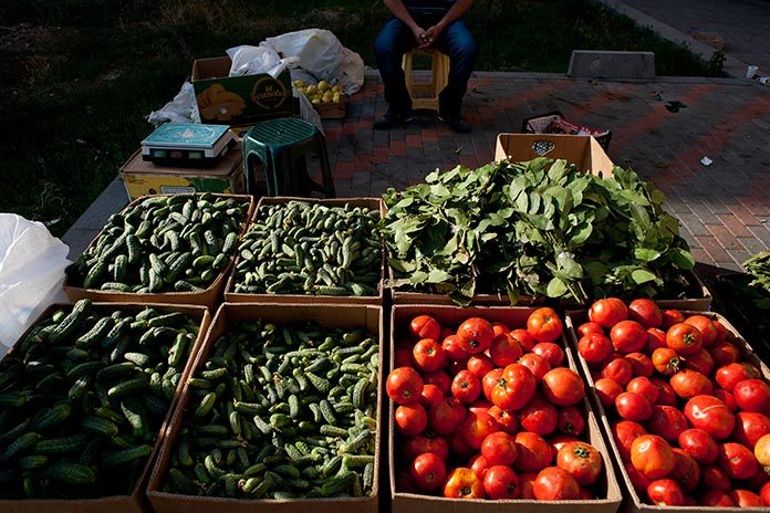 Market_cucumber-tomato