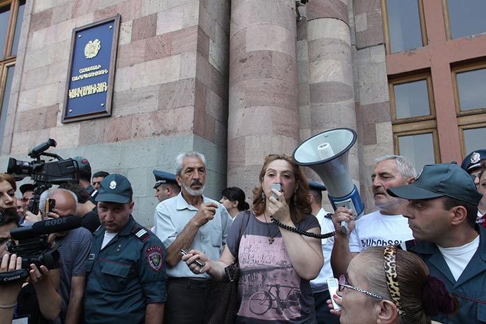 protest-action-government-building