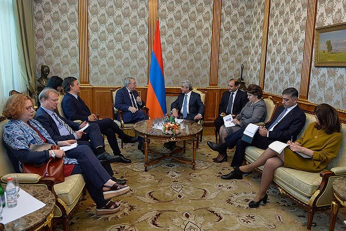 serzh-sargsyan-co-rapporteurs