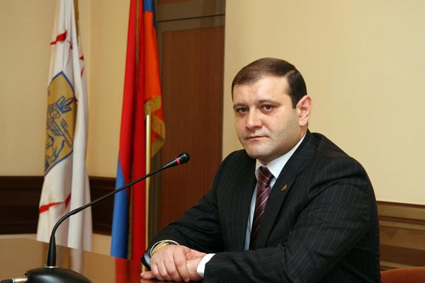 Տարոն Մարգարյանը շնորհավորական ուղերձ է հղել Վերջին զանգի առթիվ